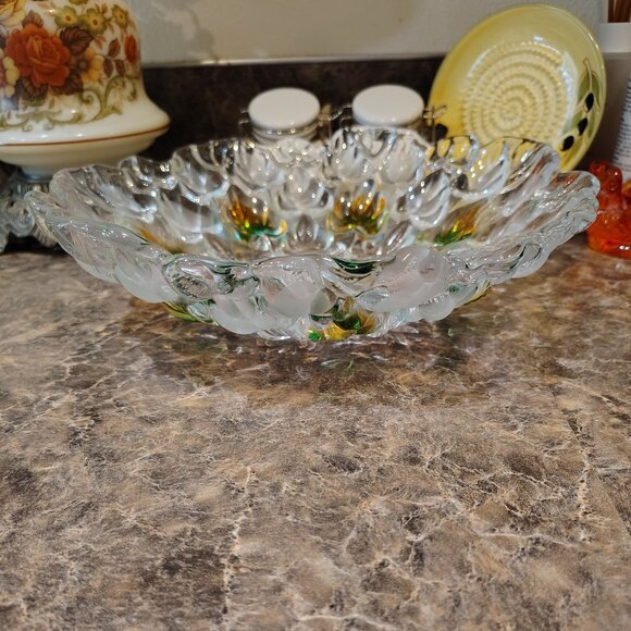 Studio Nova frosted art glass bowl with a green and amber leaf motif - Picture 2 of 8